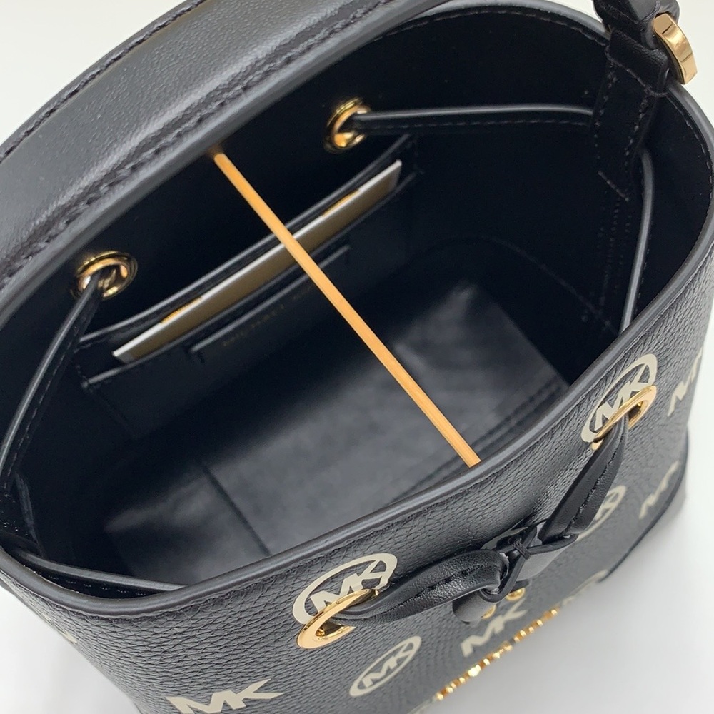 MICHAEL KORS
Mercer Small Logo Embossed Leather Bucket Bag
COLOR BLACK - Picture 10 of 15